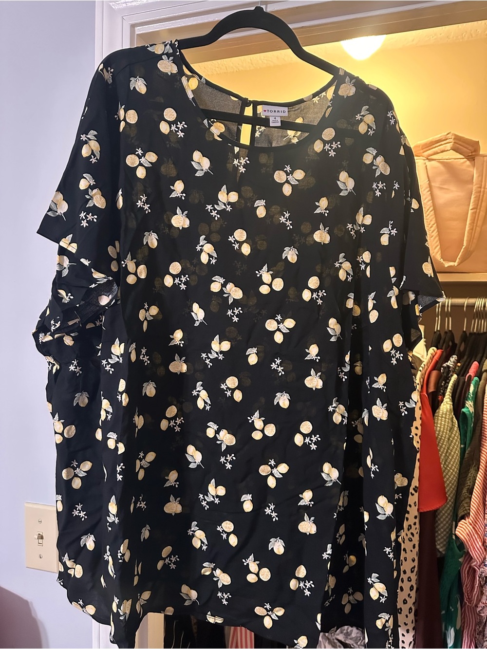 TORRID Black Lemon Print Short Sleeve Top
